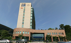 E2