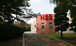 E2