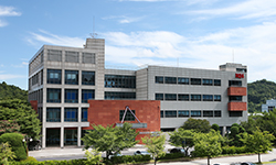 E2