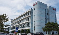 E2