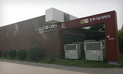E2